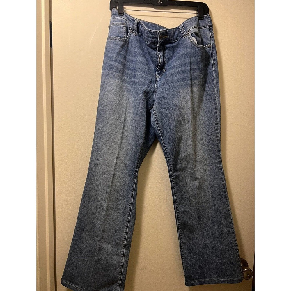 chicos premium denim barely flare size 2 Reg Med wash